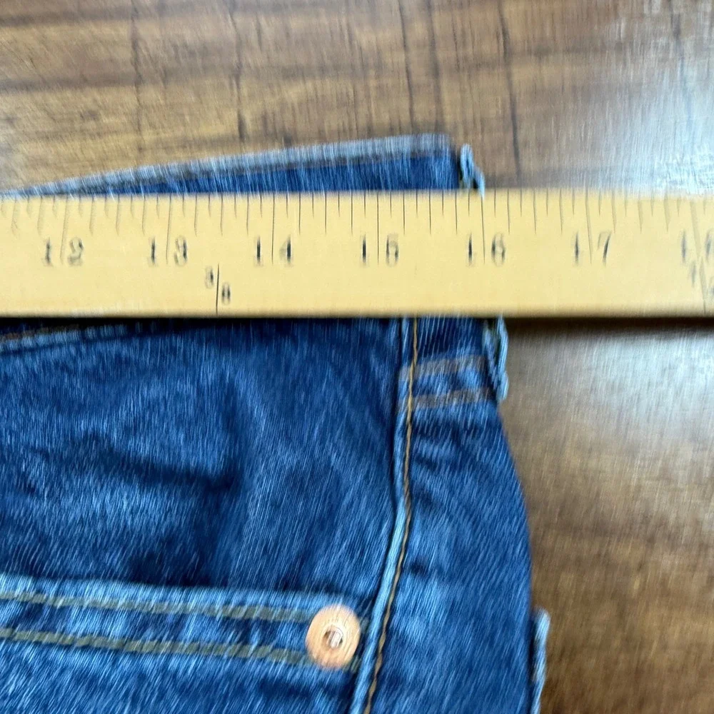 Levi's 505 Jeans Mens 32x30 Blue Regular Fit Straight Leg Medium Wash Denim